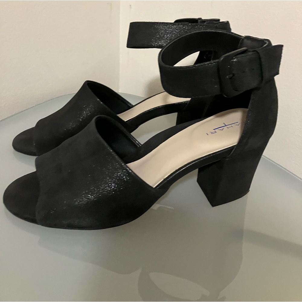 Tahari sandals, black sparkle leather size 10